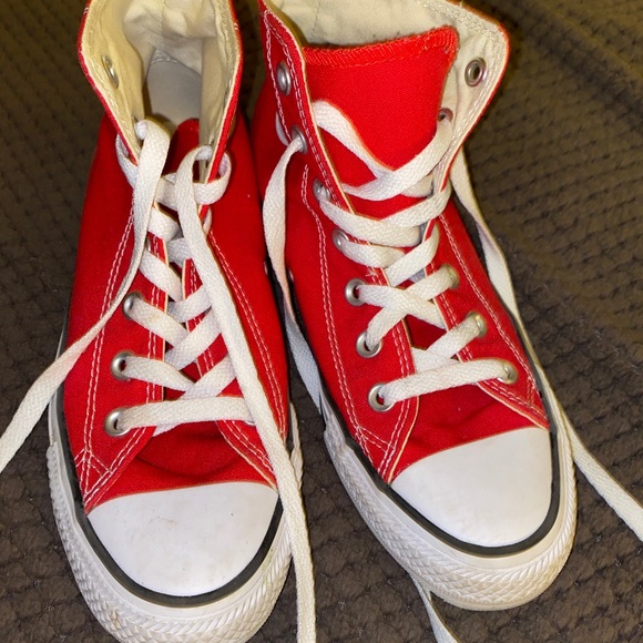 Red Chuck Taylor High Top Converse Unisex classics - Picture 3 of 6